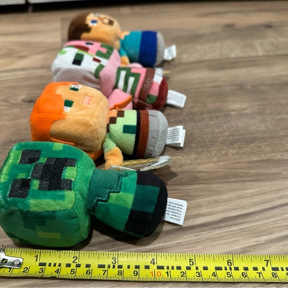 Hallmark Minecraft Itty Bitty Collection - Picture 2 of 3